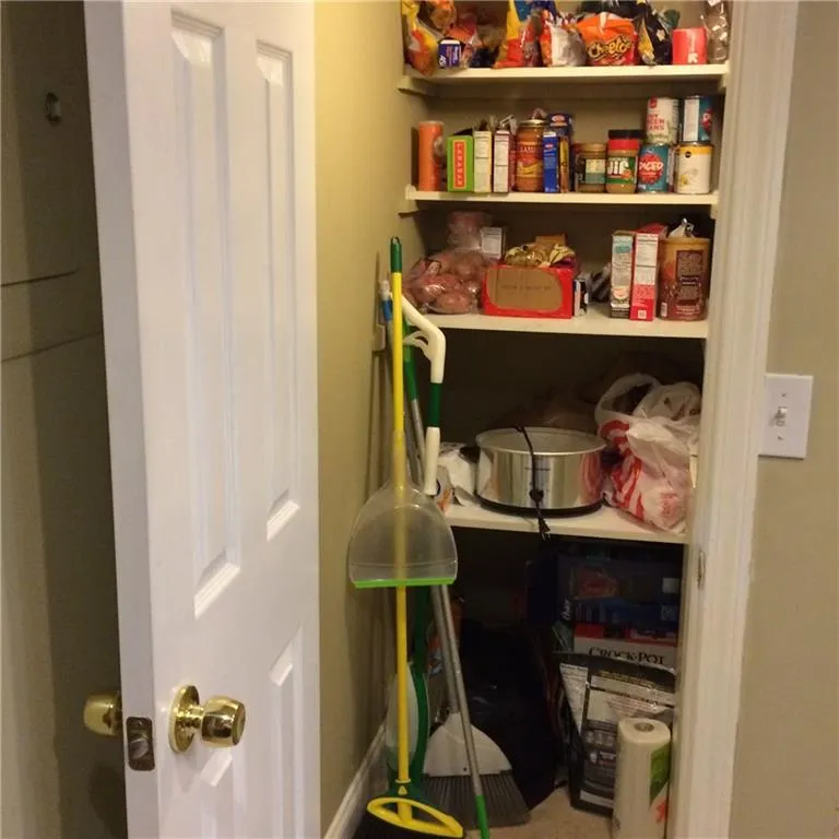 6851 Roswell Road Unit I-7, Sandy Springs, Georgia 30328, 3 Bedrooms Bedrooms, ,2 BathroomsBathrooms,Residential,Sold,6851 Roswell Road Unit I-7,5889513