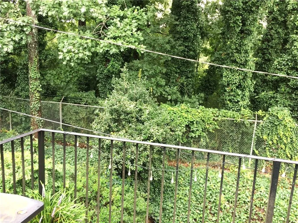 6851 Roswell Road Unit I-7, Sandy Springs, Georgia 30328, 3 Bedrooms Bedrooms, ,2 BathroomsBathrooms,Residential,Sold,6851 Roswell Road Unit I-7,5889513