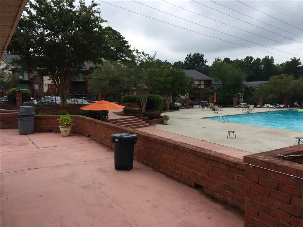 6851 Roswell Road Unit I-7, Sandy Springs, Georgia 30328, 3 Bedrooms Bedrooms, ,2 BathroomsBathrooms,Residential,Sold,6851 Roswell Road Unit I-7,5889513