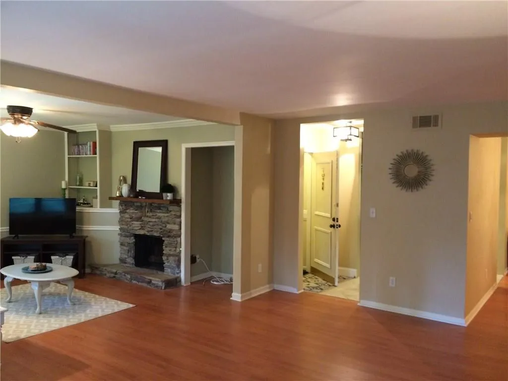 6851 Roswell Road Unit I-7, Sandy Springs, Georgia 30328, 3 Bedrooms Bedrooms, ,2 BathroomsBathrooms,Residential,Sold,6851 Roswell Road Unit I-7,5889513