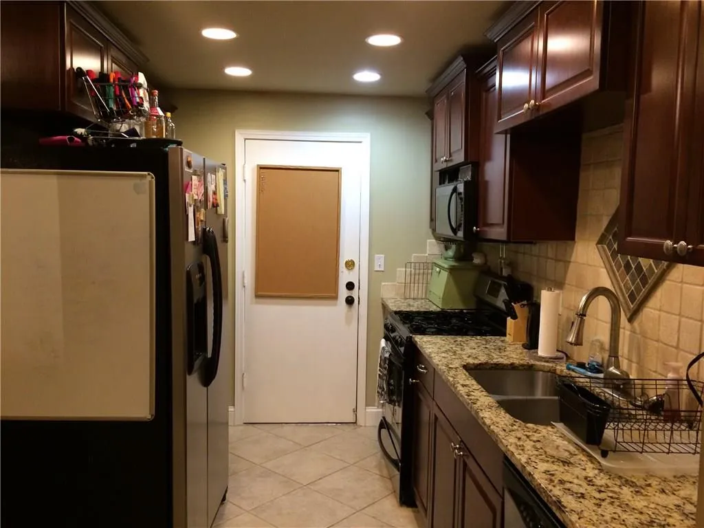 6851 Roswell Road Unit I-7, Sandy Springs, Georgia 30328, 3 Bedrooms Bedrooms, ,2 BathroomsBathrooms,Residential,Sold,6851 Roswell Road Unit I-7,5889513