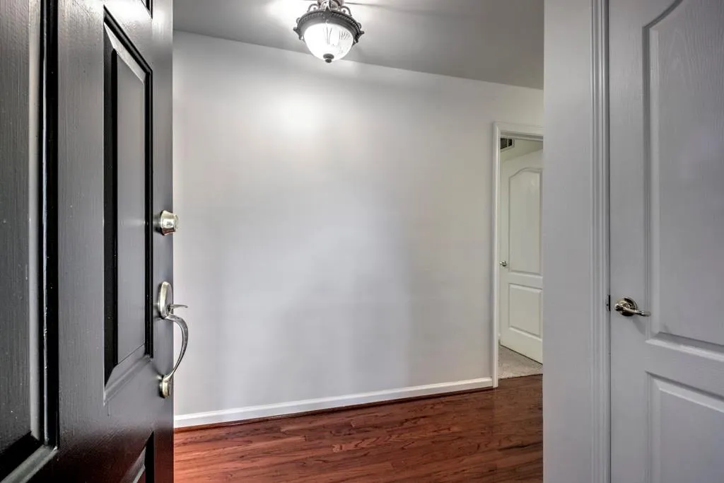 311 Peachtree Hills Avenue Ne Unit 9c, Atlanta, Georgia 30305, 2 Bedrooms Bedrooms, ,1 BathroomBathrooms,Residential,Sold,311 Peachtree Hills Avenue Ne Unit 9c,6545220