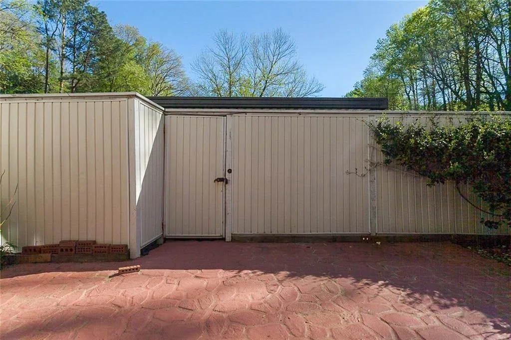 7130 Stonington Drive, Atlanta, Georgia 30328, 3 Bedrooms Bedrooms, ,2 BathroomsBathrooms,Residential,Sold,7130 Stonington Drive,6534376