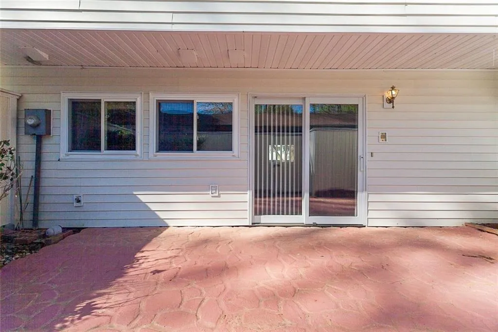 7130 Stonington Drive, Atlanta, Georgia 30328, 3 Bedrooms Bedrooms, ,2 BathroomsBathrooms,Residential,Sold,7130 Stonington Drive,6534376