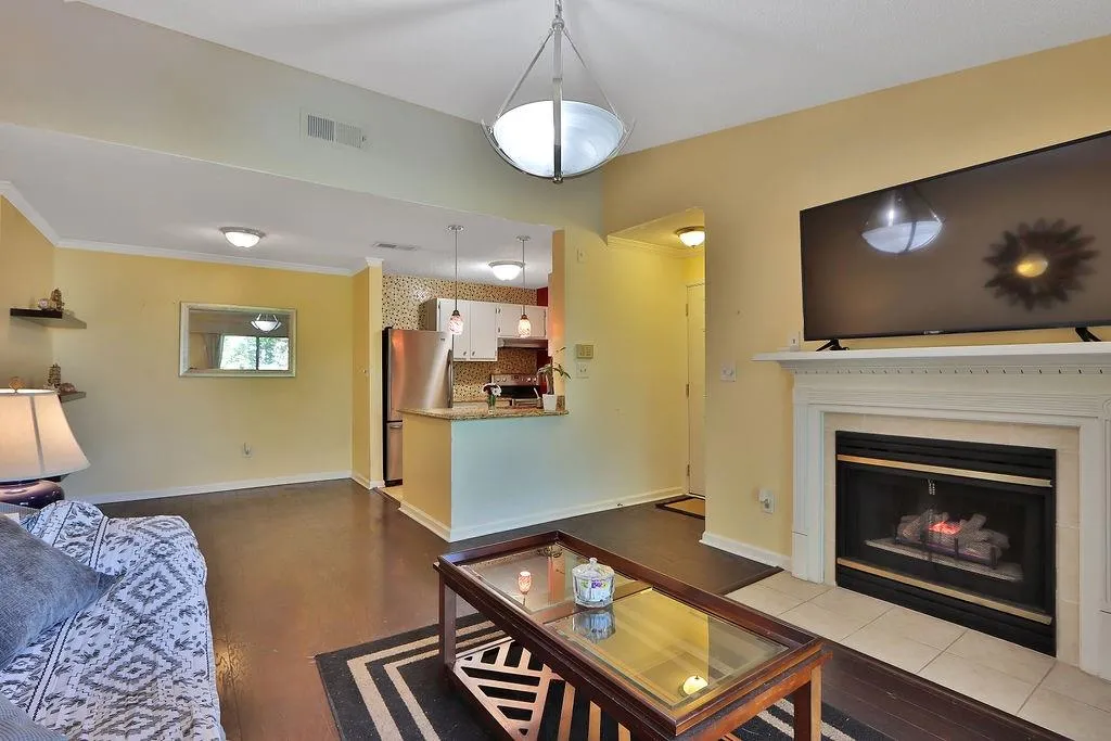 512 Granville Court, Sandy Springs, Georgia 30328, 1 Bedroom Bedrooms, ,1 BathroomBathrooms,Residential,Sold,512 Granville Court,7204264