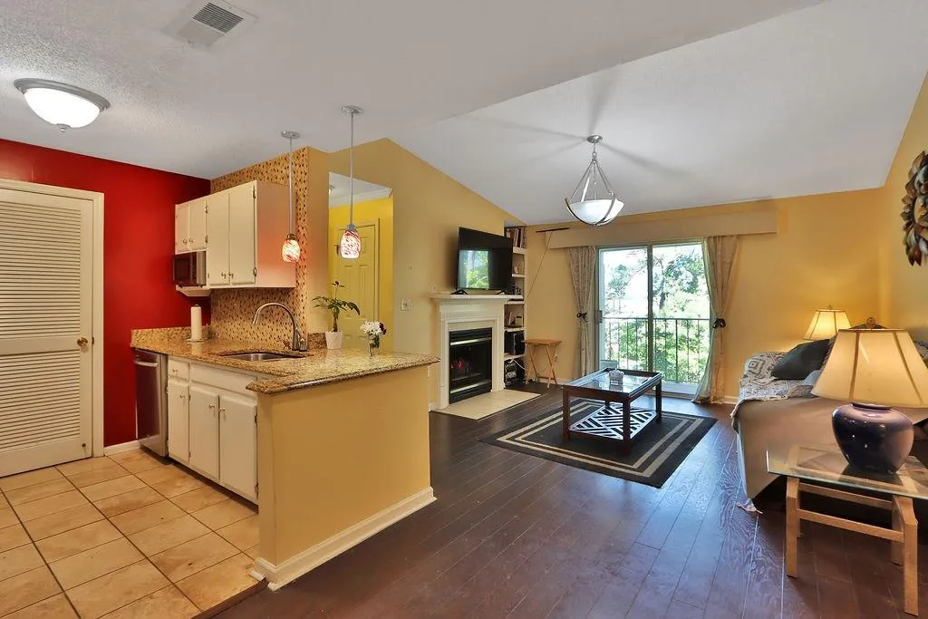 512 Granville Court, Sandy Springs, Georgia 30328, 1 Bedroom Bedrooms, ,1 BathroomBathrooms,Residential,Sold,512 Granville Court,7204264