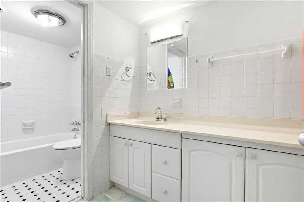 7 Cantey Place Nw, Atlanta, Georgia 30327, 2 Bedrooms Bedrooms, 0 ,2 BathroomsBathrooms,Residential,For Sale,7 Cantey Place Nw,7773036