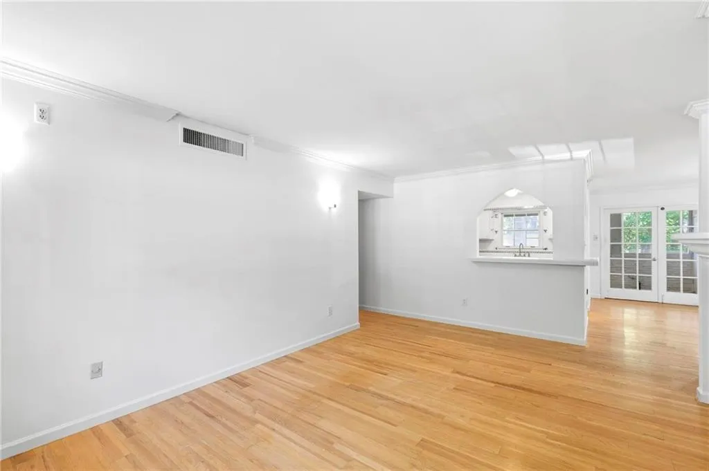 7 Cantey Place Nw, Atlanta, Georgia 30327, 2 Bedrooms Bedrooms, 0 ,2 BathroomsBathrooms,Residential,For Sale,7 Cantey Place Nw,7773036
