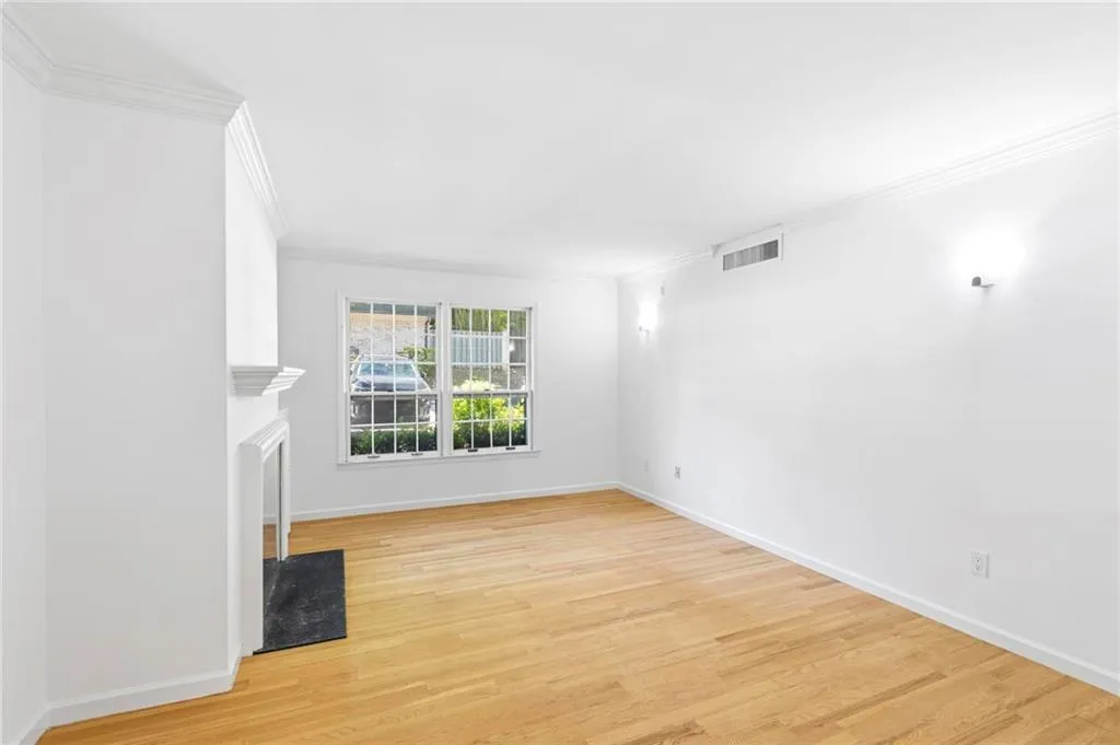 7 Cantey Place Nw, Atlanta, Georgia 30327, 2 Bedrooms Bedrooms, 0 ,2 BathroomsBathrooms,Residential,For Sale,7 Cantey Place Nw,7773036