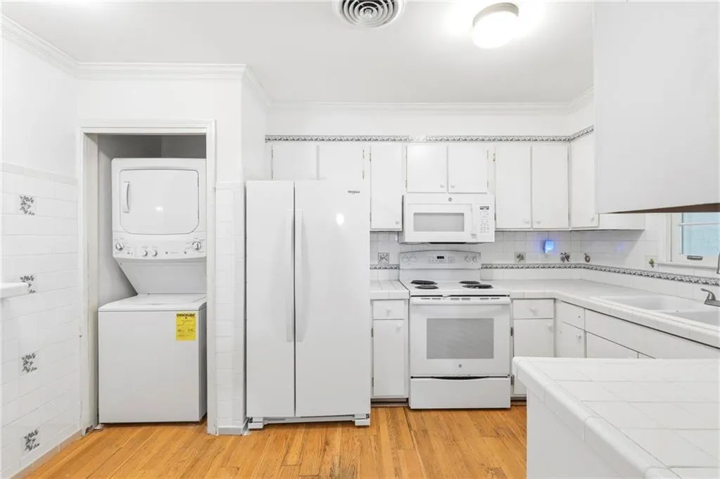 7 Cantey Place Nw, Atlanta, Georgia 30327, 2 Bedrooms Bedrooms, 0 ,2 BathroomsBathrooms,Residential,For Sale,7 Cantey Place Nw,7773036