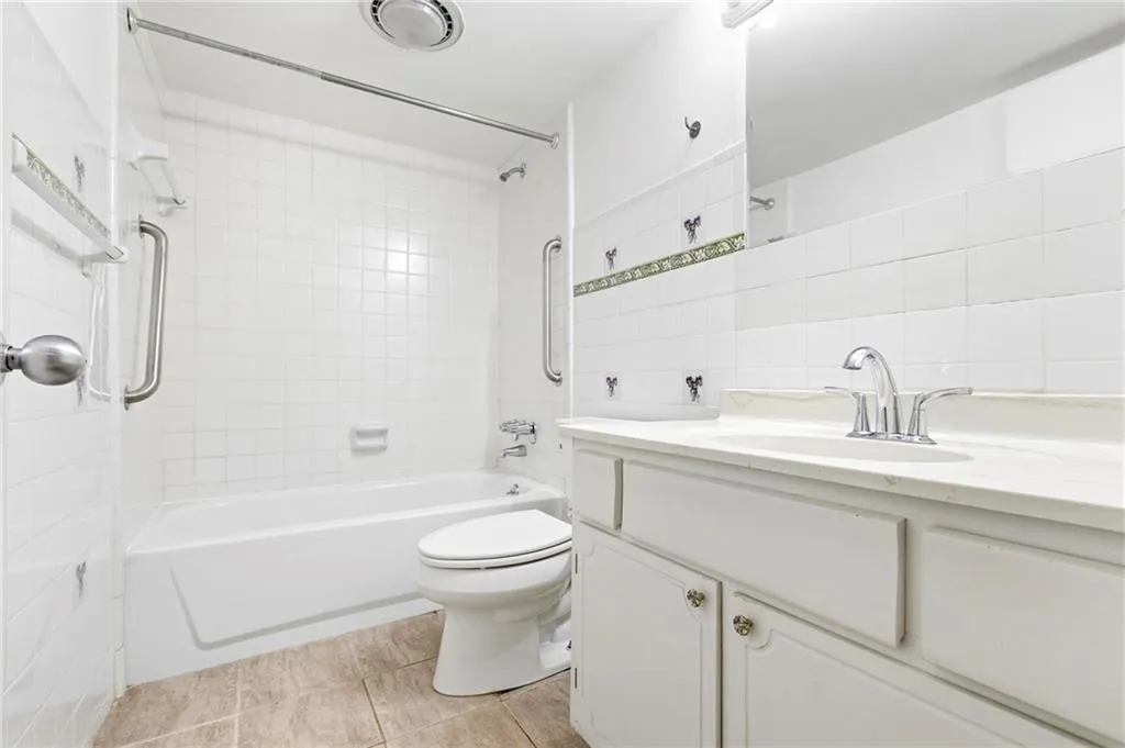 7 Cantey Place Nw, Atlanta, Georgia 30327, 2 Bedrooms Bedrooms, 0 ,2 BathroomsBathrooms,Residential,For Sale,7 Cantey Place Nw,7773036