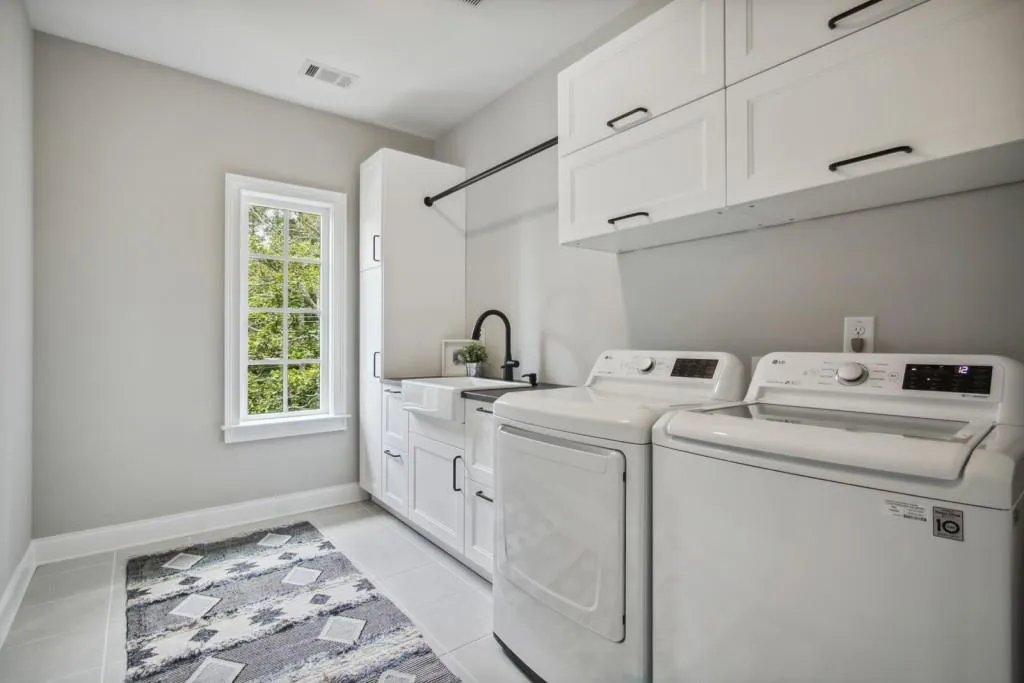 6548 Aria Village Drive, Atlanta, Georgia 30328, 3 Bedrooms Bedrooms, ,3 BathroomsBathrooms,Residential,Sold,6548 Aria Village Drive,7097465