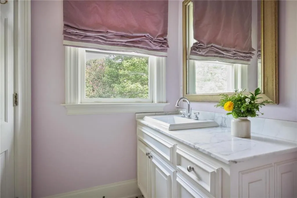 En Suite Bathroom