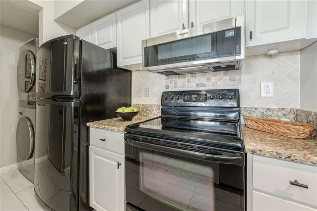 1 Biscayne Drive Nw Unit 806, Atlanta, Georgia 30309, 1 Bedroom Bedrooms, ,1 BathroomBathrooms,Residential,For Sale,1 Biscayne Drive Nw Unit 806,7651121