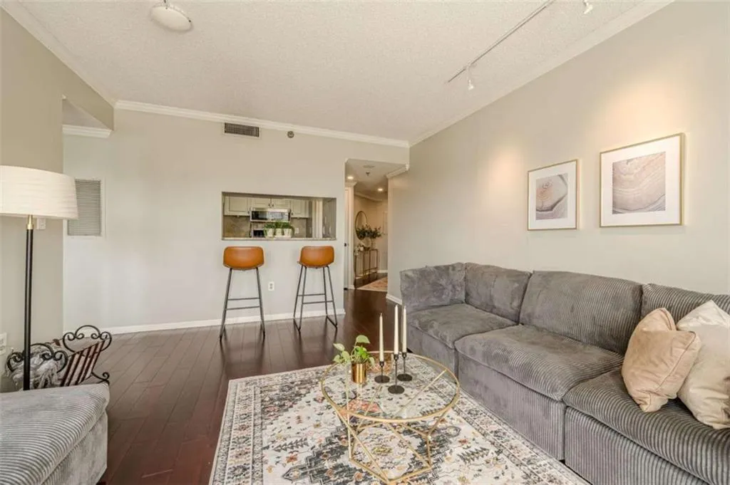 1 Biscayne Drive Nw Unit 806, Atlanta, Georgia 30309, 1 Bedroom Bedrooms, ,1 BathroomBathrooms,Residential,For Sale,1 Biscayne Drive Nw Unit 806,7651121