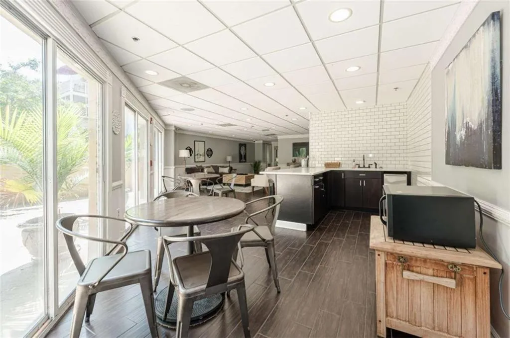 1 Biscayne Drive Nw Unit 806, Atlanta, Georgia 30309, 1 Bedroom Bedrooms, ,1 BathroomBathrooms,Residential,For Sale,1 Biscayne Drive Nw Unit 806,7651121