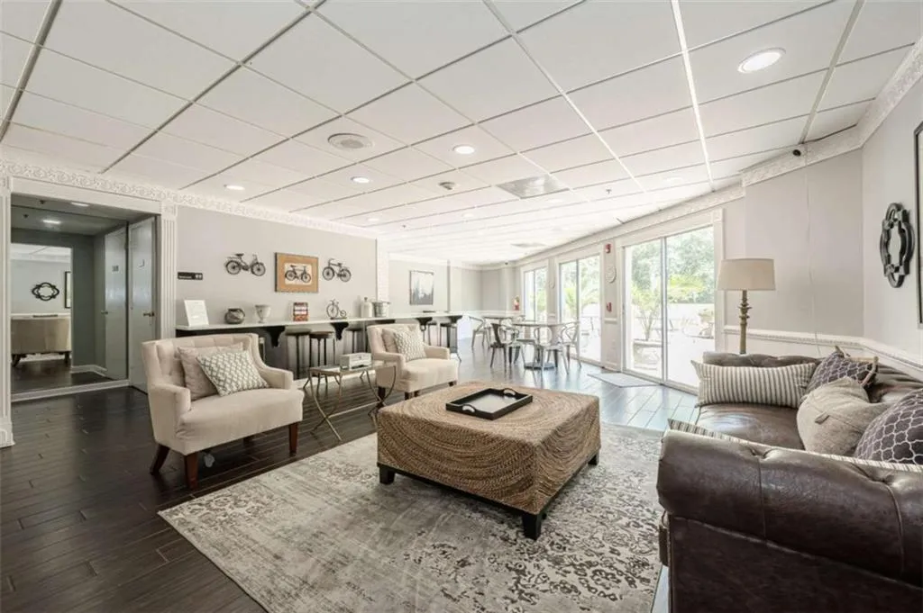 1 Biscayne Drive Nw Unit 806, Atlanta, Georgia 30309, 1 Bedroom Bedrooms, ,1 BathroomBathrooms,Residential,For Sale,1 Biscayne Drive Nw Unit 806,7651121