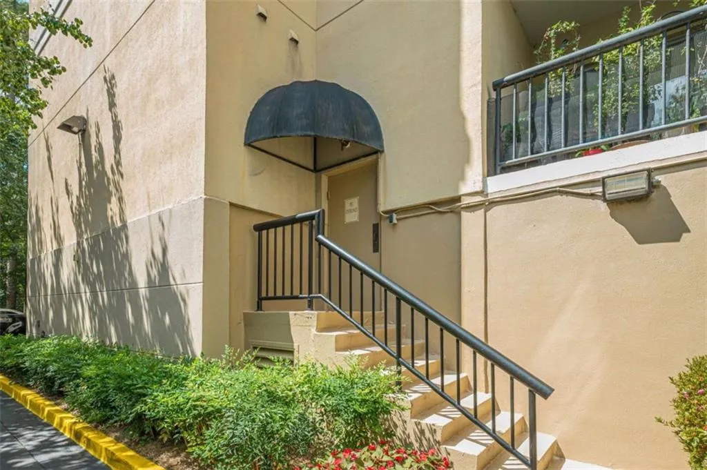 1 Biscayne Drive Nw Unit 806, Atlanta, Georgia 30309, 1 Bedroom Bedrooms, ,1 BathroomBathrooms,Residential,For Sale,1 Biscayne Drive Nw Unit 806,7651121