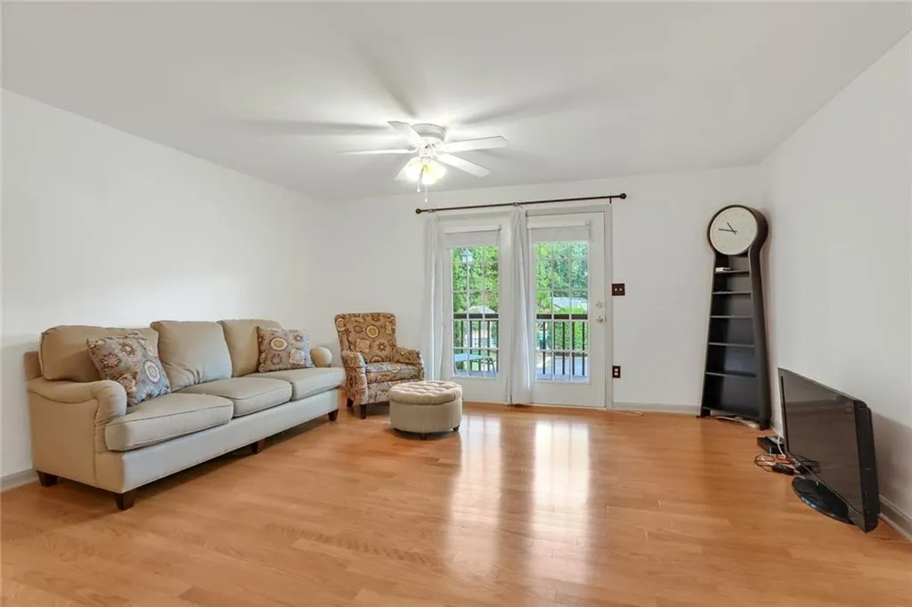 1608 Brighton Point, Atlanta, Georgia 30328, 3 Bedrooms Bedrooms, ,2 BathroomsBathrooms,Residential,Sold,1608 Brighton Point,6940377