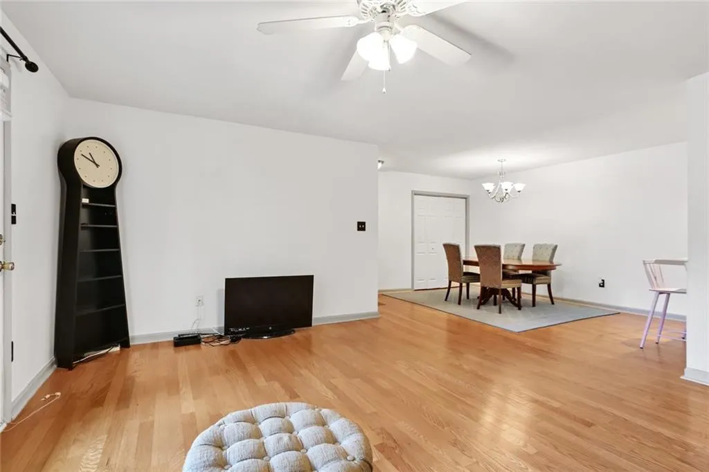 1608 Brighton Point, Atlanta, Georgia 30328, 3 Bedrooms Bedrooms, ,2 BathroomsBathrooms,Residential,Sold,1608 Brighton Point,6940377