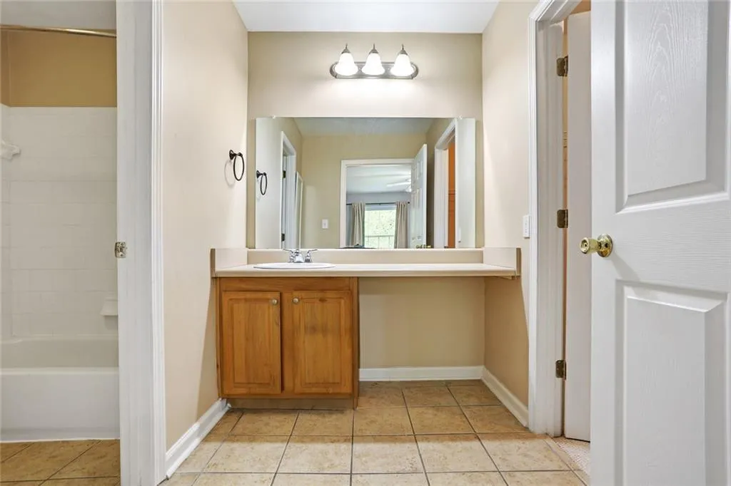 1608 Brighton Point, Atlanta, Georgia 30328, 3 Bedrooms Bedrooms, ,2 BathroomsBathrooms,Residential,Sold,1608 Brighton Point,6940377