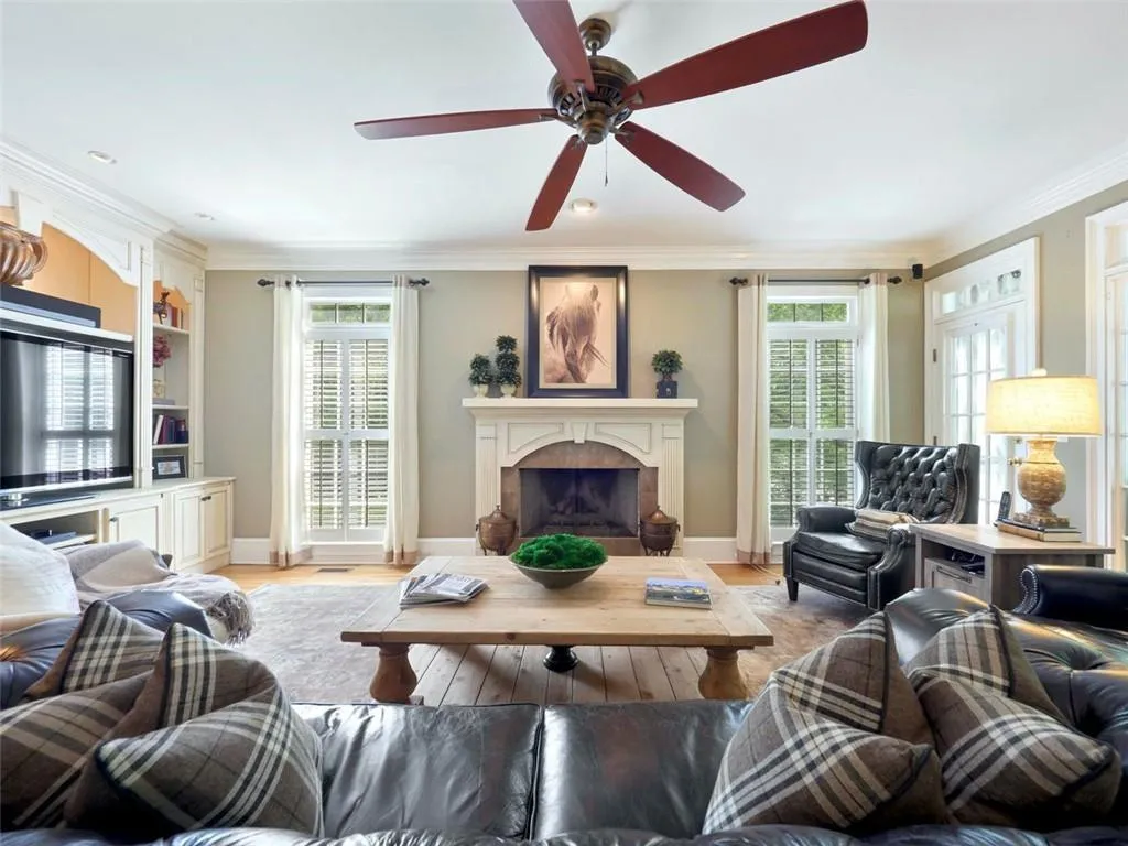 100 Woodchase Court Ne, Sandy Springs, Georgia 30319, 4 Bedrooms Bedrooms, ,4 BathroomsBathrooms,Residential,Sold,100 Woodchase Court Ne,6908686