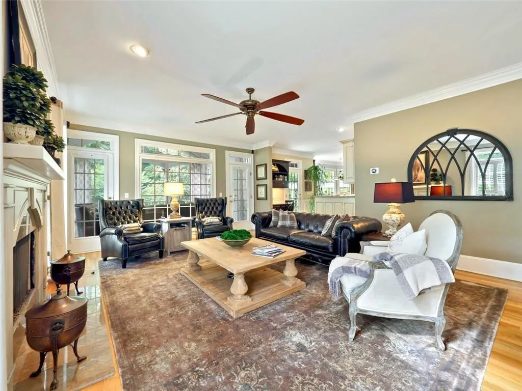 100 Woodchase Court Ne, Sandy Springs, Georgia 30319, 4 Bedrooms Bedrooms, ,4 BathroomsBathrooms,Residential,Sold,100 Woodchase Court Ne,6908686
