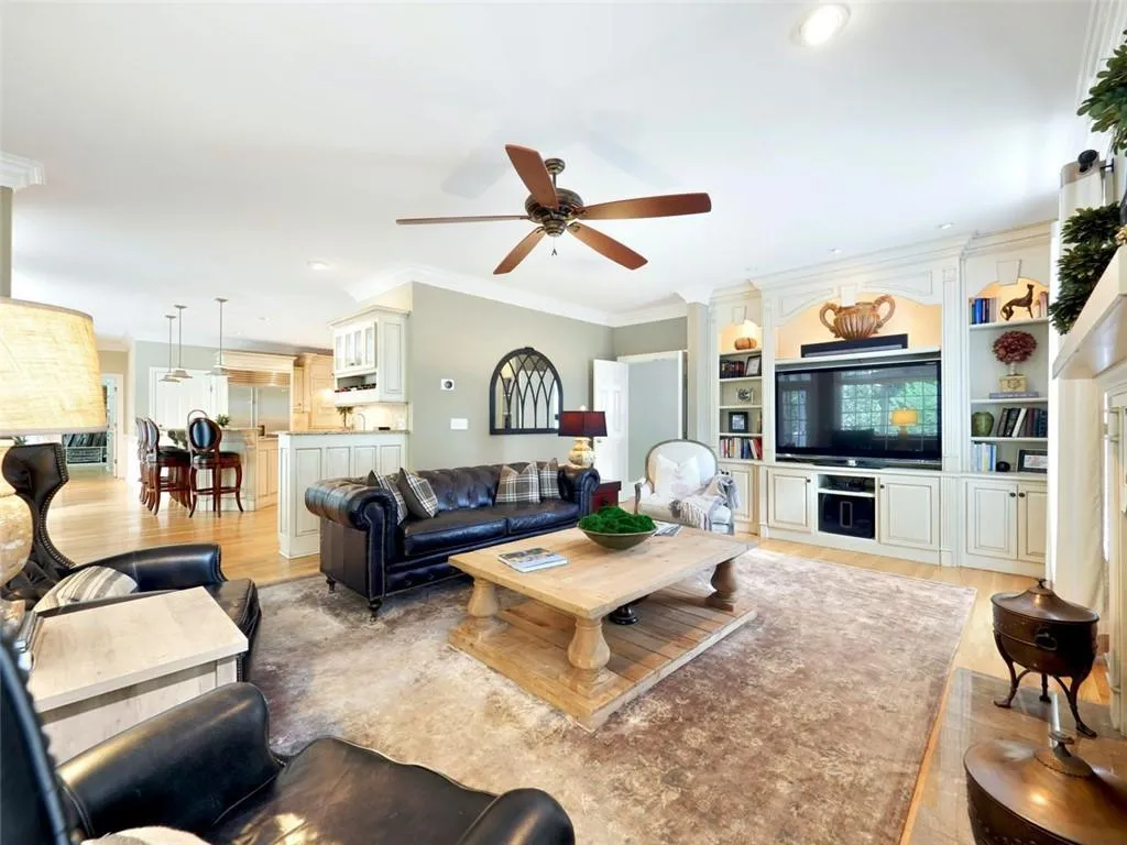 100 Woodchase Court Ne, Sandy Springs, Georgia 30319, 4 Bedrooms Bedrooms, ,4 BathroomsBathrooms,Residential,Sold,100 Woodchase Court Ne,6908686