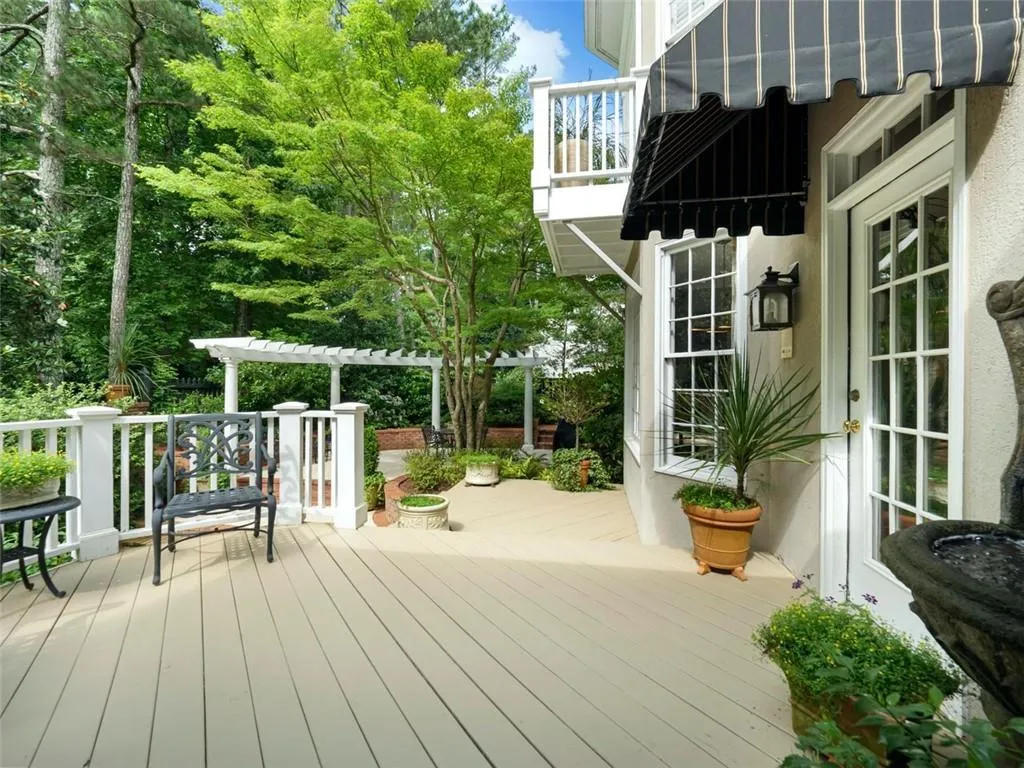 100 Woodchase Court Ne, Sandy Springs, Georgia 30319, 4 Bedrooms Bedrooms, ,4 BathroomsBathrooms,Residential,Sold,100 Woodchase Court Ne,6908686