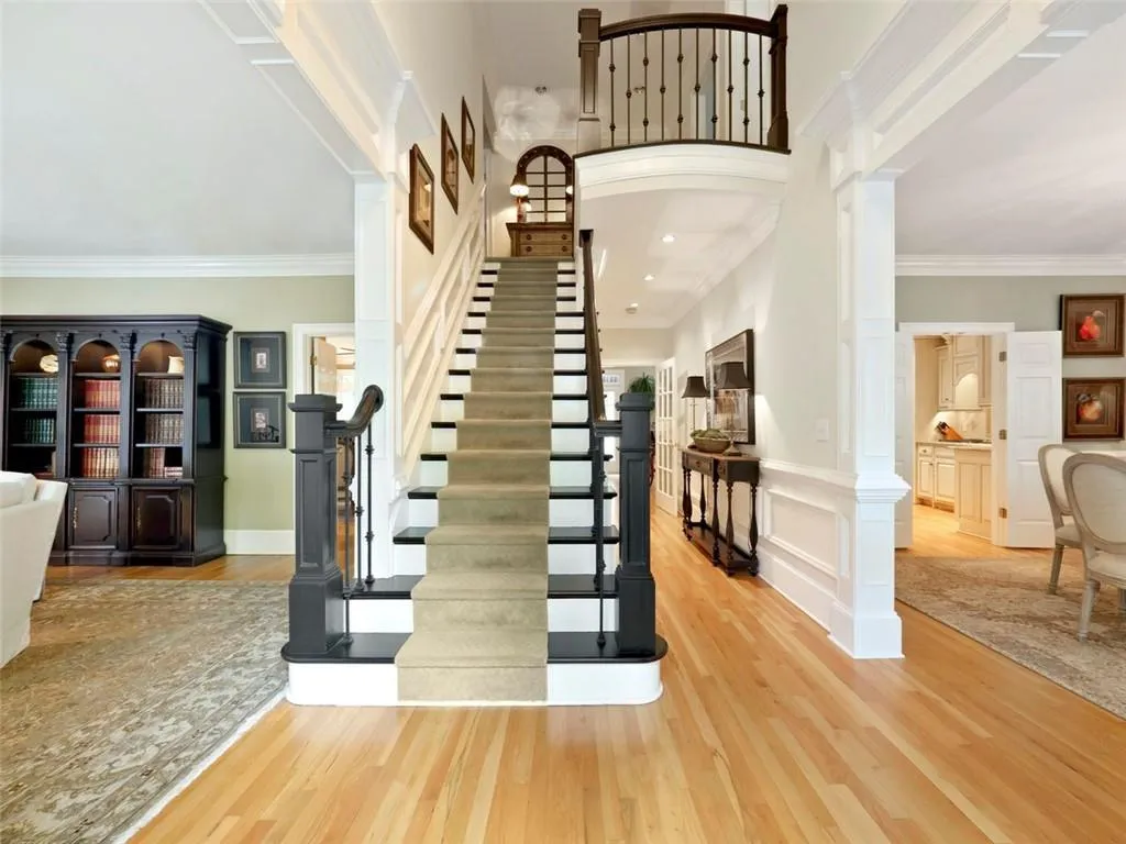 100 Woodchase Court Ne, Sandy Springs, Georgia 30319, 4 Bedrooms Bedrooms, ,4 BathroomsBathrooms,Residential,Sold,100 Woodchase Court Ne,6908686