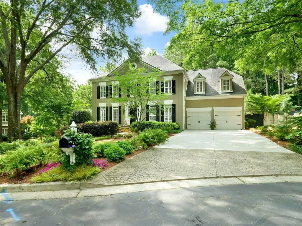 100 Woodchase Court Ne, Sandy Springs, Georgia 30319, 4 Bedrooms Bedrooms, ,4 BathroomsBathrooms,Residential,Sold,100 Woodchase Court Ne,6908686
