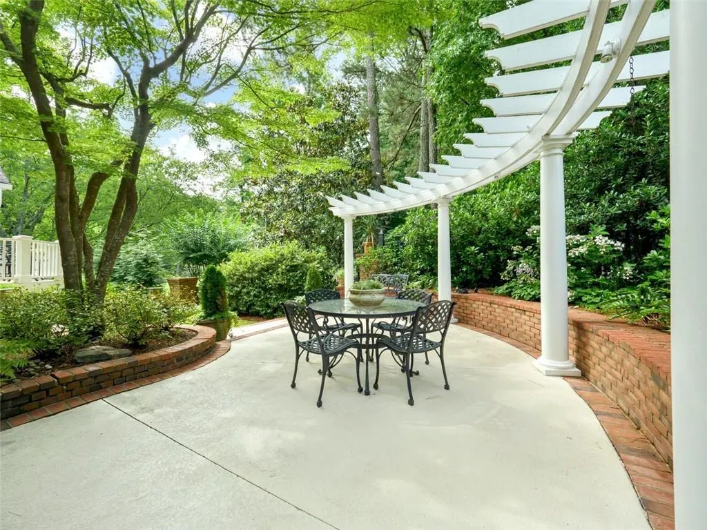 100 Woodchase Court Ne, Sandy Springs, Georgia 30319, 4 Bedrooms Bedrooms, ,4 BathroomsBathrooms,Residential,Sold,100 Woodchase Court Ne,6908686