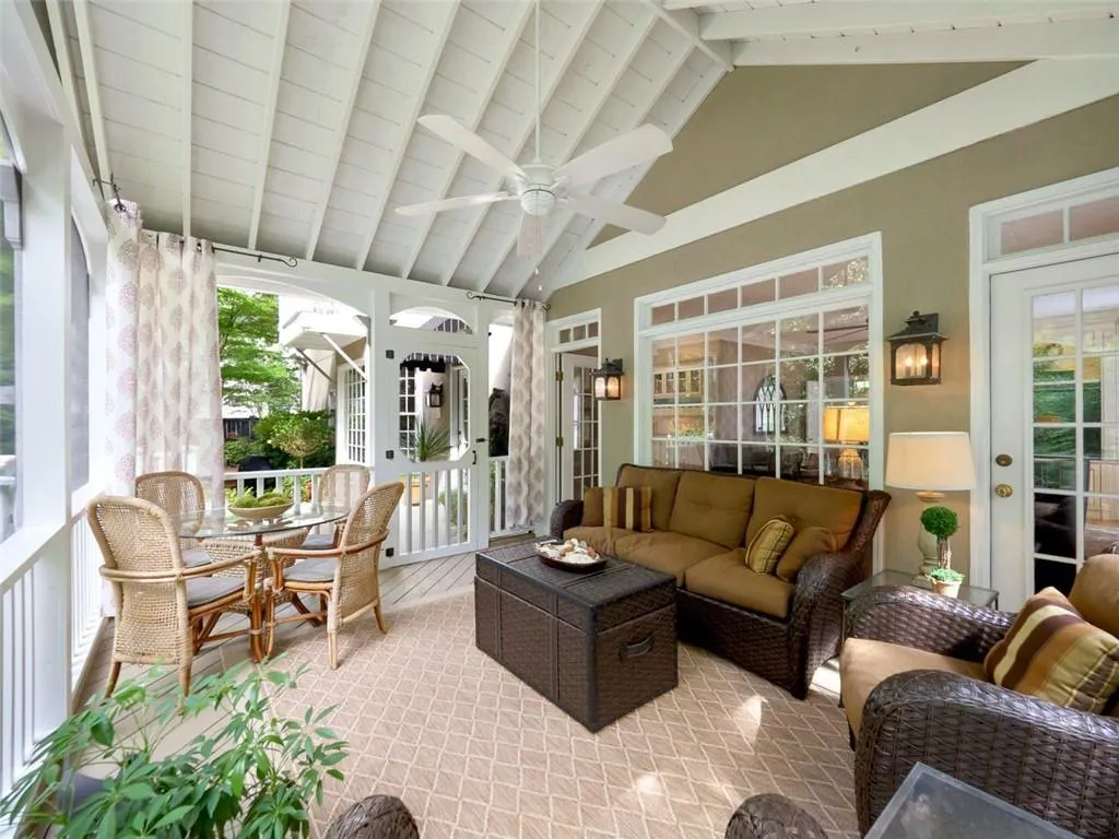 100 Woodchase Court Ne, Sandy Springs, Georgia 30319, 4 Bedrooms Bedrooms, ,4 BathroomsBathrooms,Residential,Sold,100 Woodchase Court Ne,6908686