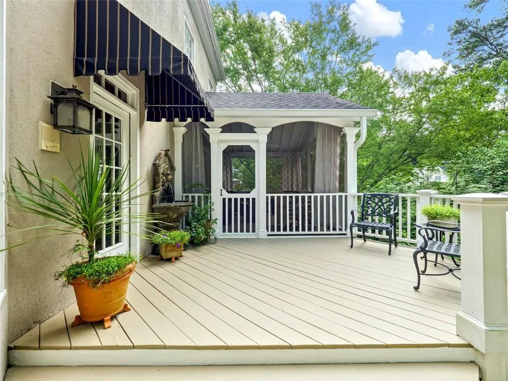 100 Woodchase Court Ne, Sandy Springs, Georgia 30319, 4 Bedrooms Bedrooms, ,4 BathroomsBathrooms,Residential,Sold,100 Woodchase Court Ne,6908686