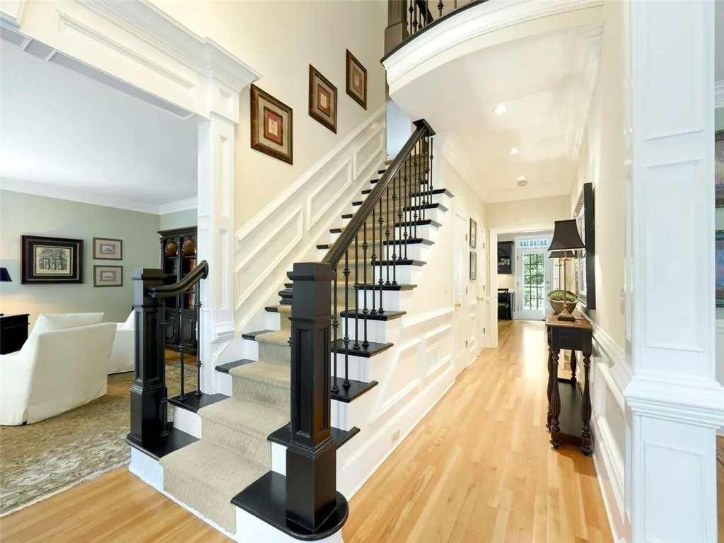 100 Woodchase Court Ne, Sandy Springs, Georgia 30319, 4 Bedrooms Bedrooms, ,4 BathroomsBathrooms,Residential,Sold,100 Woodchase Court Ne,6908686