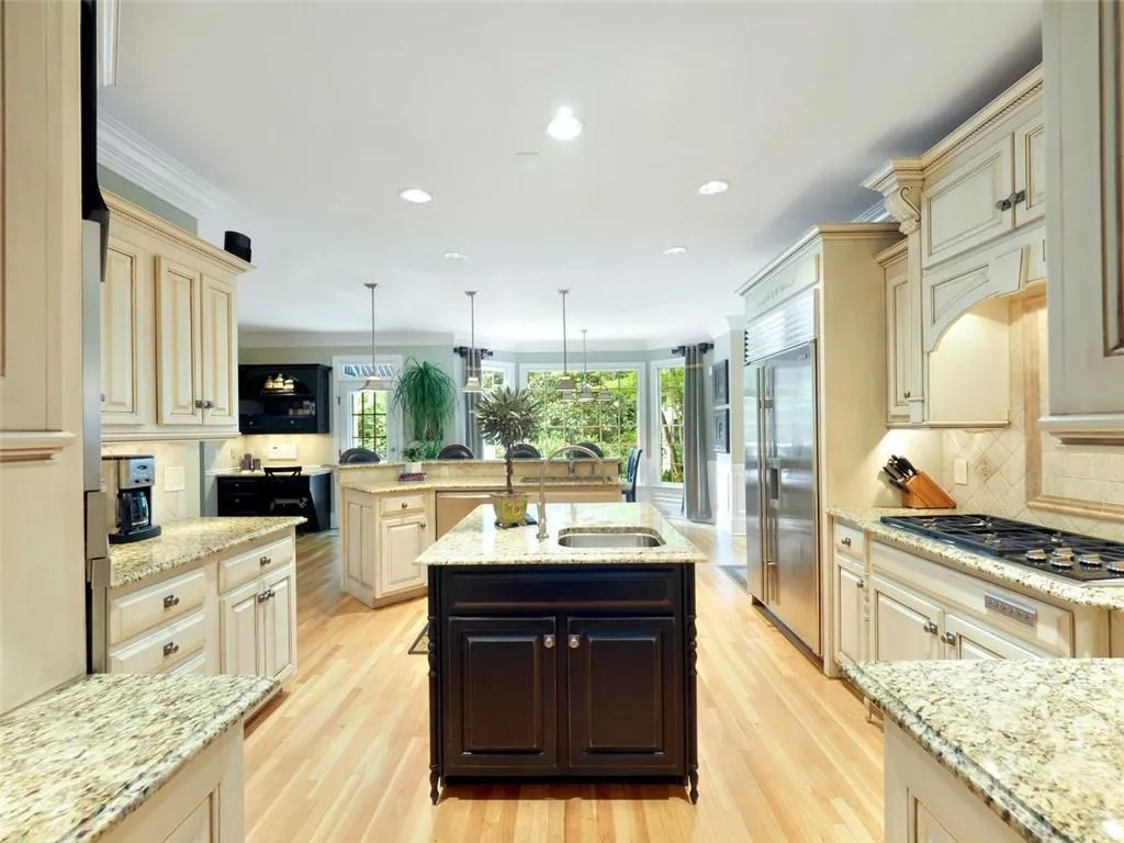 100 Woodchase Court Ne, Sandy Springs, Georgia 30319, 4 Bedrooms Bedrooms, ,4 BathroomsBathrooms,Residential,Sold,100 Woodchase Court Ne,6908686