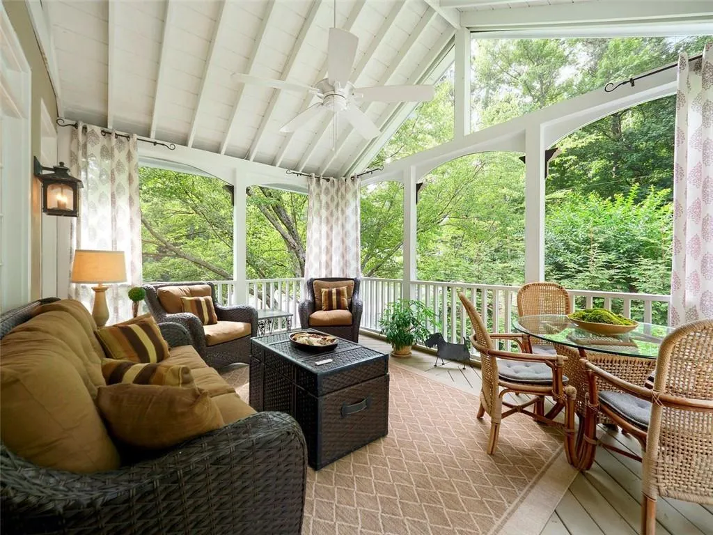 100 Woodchase Court Ne, Sandy Springs, Georgia 30319, 4 Bedrooms Bedrooms, ,4 BathroomsBathrooms,Residential,Sold,100 Woodchase Court Ne,6908686