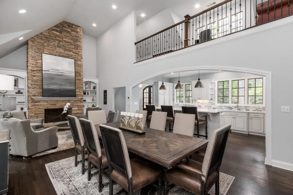 305 Brixham Court, Sandy Springs, Georgia 30328, 5 Bedrooms Bedrooms, ,4 BathroomsBathrooms,Residential,Sold,305 Brixham Court,6908122
