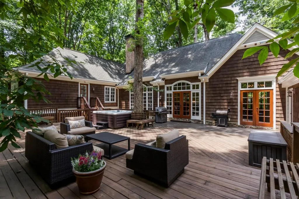 305 Brixham Court, Sandy Springs, Georgia 30328, 5 Bedrooms Bedrooms, ,4 BathroomsBathrooms,Residential,Sold,305 Brixham Court,6908122