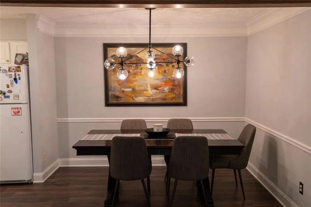 5151 Roswell Unit 7, Atlanta, Georgia 30342, 2 Bedrooms Bedrooms, 0 ,2 BathroomsBathrooms,Residential,For Sale,5151 Roswell Unit 7,7751192