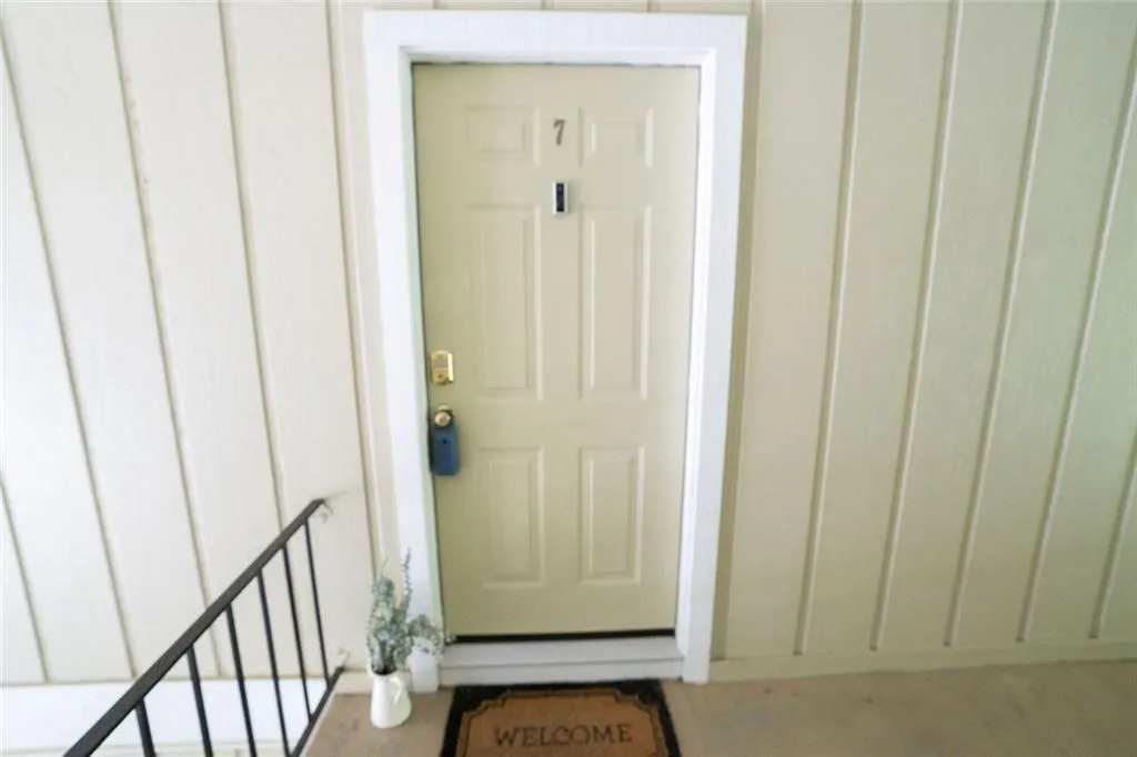 5151 Roswell Unit 7, Atlanta, Georgia 30342, 2 Bedrooms Bedrooms, 0 ,2 BathroomsBathrooms,Residential,For Sale,5151 Roswell Unit 7,7751192