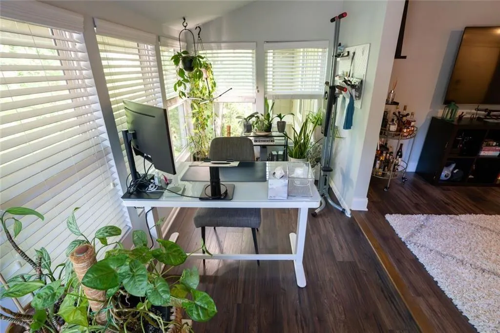 5151 Roswell Unit 7, Atlanta, Georgia 30342, 2 Bedrooms Bedrooms, 0 ,2 BathroomsBathrooms,Residential,For Sale,5151 Roswell Unit 7,7751192