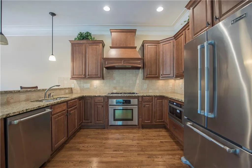 929 Boudreau Court, Sandy Springs, Georgia 30328, 3 Bedrooms Bedrooms, ,3 BathroomsBathrooms,Residential,Sold,929 Boudreau Court,7068867