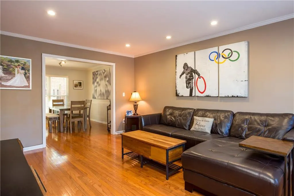 18 Scotland Place Nw, Atlanta, Georgia 30318, 2 Bedrooms Bedrooms, ,2 BathroomsBathrooms,Residential,Sold,18 Scotland Place Nw,6072981