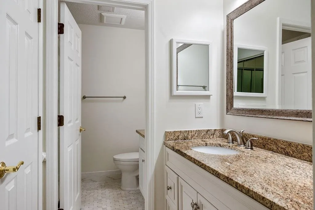 25206 Plantation Drive Unit 25206, Atlanta, Georgia 30324, 2 Bedrooms Bedrooms, ,2 BathroomsBathrooms,Residential,For Sale,25206 Plantation Drive Unit 25206,7624981