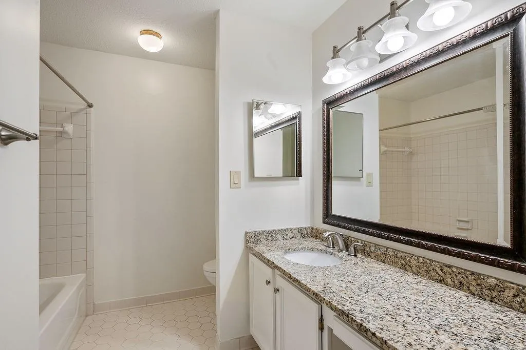 25206 Plantation Drive Unit 25206, Atlanta, Georgia 30324, 2 Bedrooms Bedrooms, ,2 BathroomsBathrooms,Residential,For Sale,25206 Plantation Drive Unit 25206,7624981