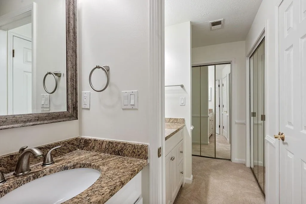25206 Plantation Drive Unit 25206, Atlanta, Georgia 30324, 2 Bedrooms Bedrooms, ,2 BathroomsBathrooms,Residential,For Sale,25206 Plantation Drive Unit 25206,7624981