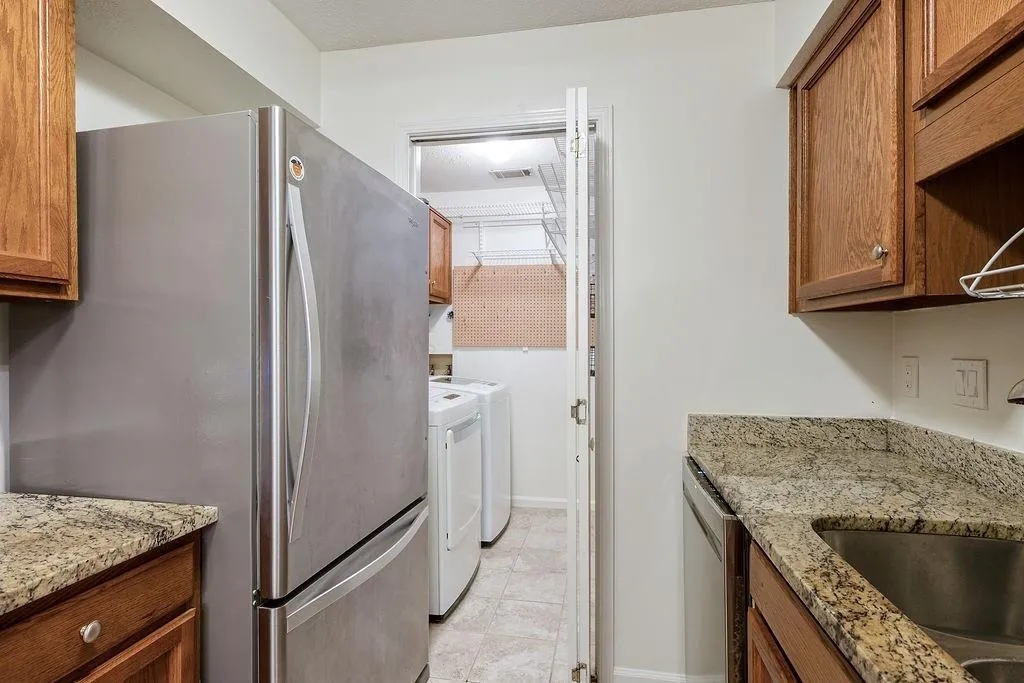 25206 Plantation Drive Unit 25206, Atlanta, Georgia 30324, 2 Bedrooms Bedrooms, ,2 BathroomsBathrooms,Residential,For Sale,25206 Plantation Drive Unit 25206,7624981