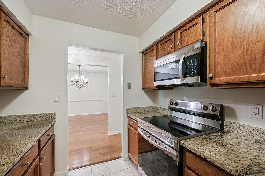 25206 Plantation Drive Unit 25206, Atlanta, Georgia 30324, 2 Bedrooms Bedrooms, ,2 BathroomsBathrooms,Residential,For Sale,25206 Plantation Drive Unit 25206,7624981