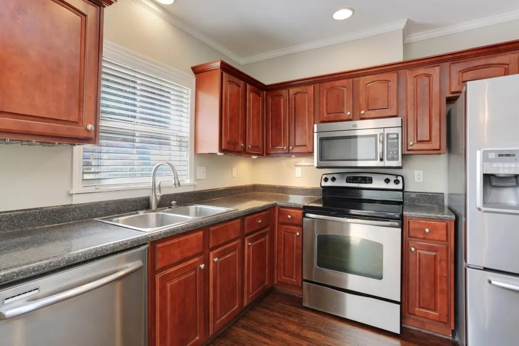7500 Roswell Road Unit 39, Sandy Springs, Georgia 30350, 3 Bedrooms Bedrooms, ,2 BathroomsBathrooms,Residential,Sold,7500 Roswell Road Unit 39,5819753